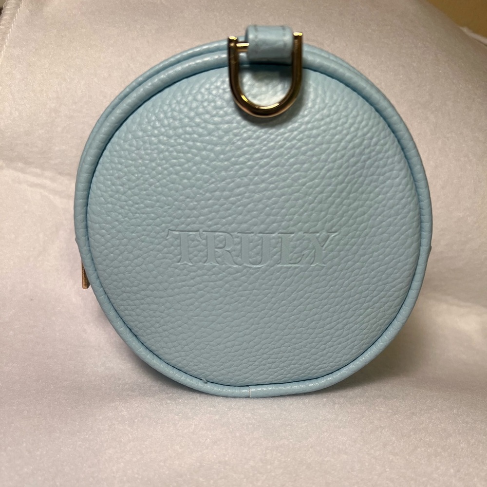 Small Truly purse with gold Chain